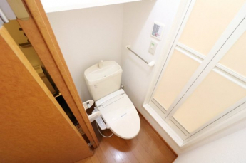 温水洗浄便座を完備しており快適な毎日を！