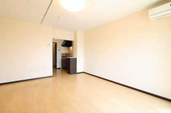 他一部、号室では家具家電付きのお部屋もご用意しております。