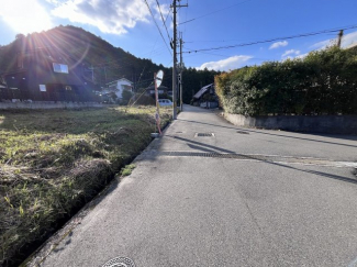 【前面道路含む現地写真】