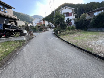 【前面道路含む現地写真】
