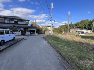 【前面道路含む現地写真】