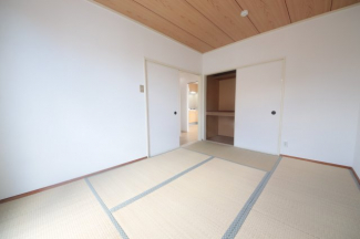 ゆったりとくつろげる和室です