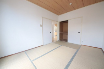 ゆったりとくつろげる和室です