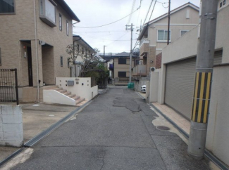 【前面道路含む現地写真】