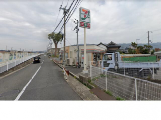 セブンイレブン大東野崎駅南店まで288m