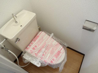 温水洗浄便座が設備で付きます