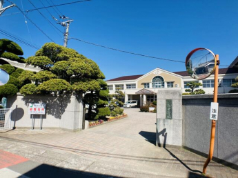伊予市立郡中小学校まで1568m