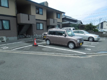 【駐車場】