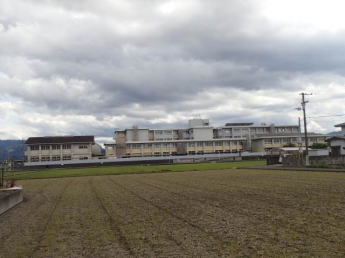 久米中学校 1583m