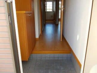 シンプルで使いやすい玄関です