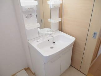 忙しい朝には欠かせない洗面所です