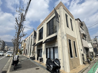 落ち着いた雰囲気の外観です