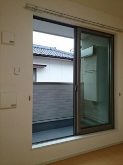 お洗濯にも便利なバルコニー付き