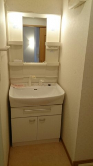 コンパクトで使いやすい洗面所