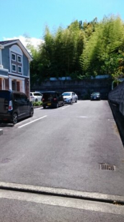 駐車場に車を止められます