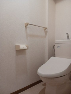 コンパクトで使いやすいトイレです