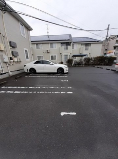 駐車場があるので、車を買う予定の方も安心です