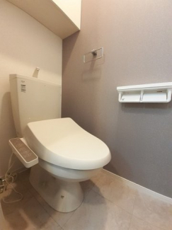 清潔感のあるトイレです