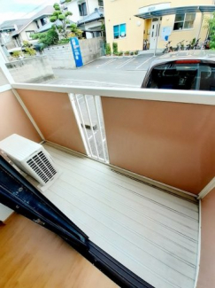 外からの目が気にならないバルコニーで洗濯物が干せます