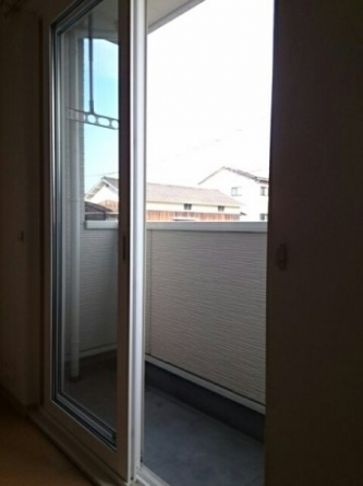 お洗濯にも便利なバルコニー付き