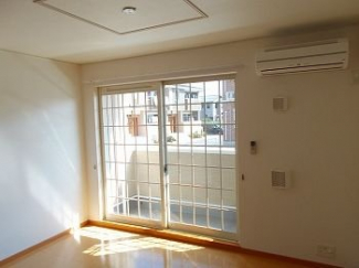 こちらのリビングで趣味の時間をお楽しみください