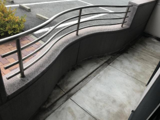 南向きで洗濯物も乾きやすいベランダ