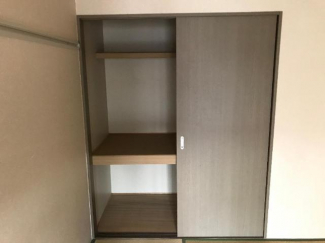 枕棚もある和室の押入れ