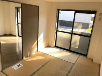 南向きで明るい和室