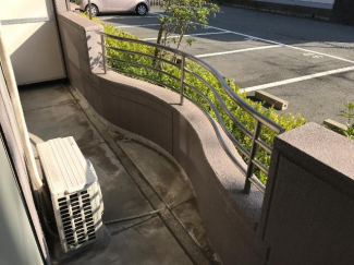 南向きで洗濯物も乾きやすいベランダ