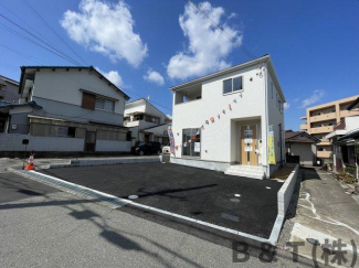 前面道路含む現地写真です