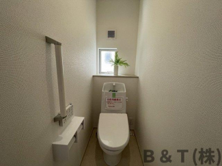 ゆったりとした空間のトイレです
