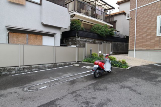 【駐車場】