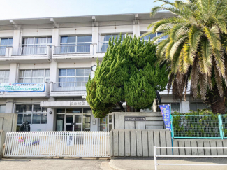 西条市立壬生川小学校まで521m