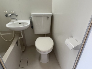 清潔感のあるトイレです