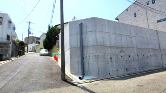 【前面道路含む現地写真】