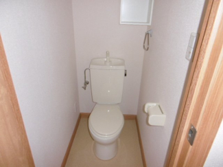 清潔感のあるトイレです