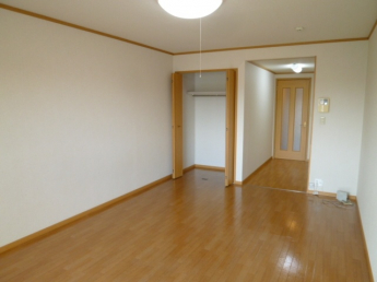 使い勝手のいい洋室です