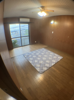 使い勝手のいい洋室です