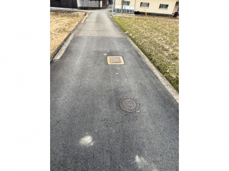 【前面道路含む現地写真】