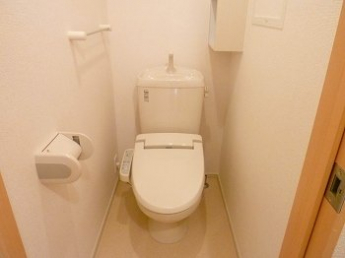 ゆったりとした空間のトイレです