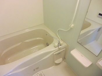 日々の疲れを癒すお風呂付です