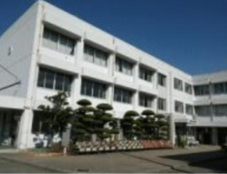 四国中央市立中之庄小学校まで962m