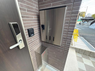 宅配ボックス