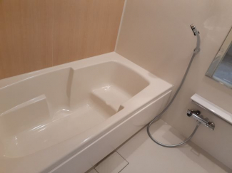 コンパクトで使いやすいお風呂です