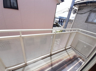 外からの目が気にならないバルコニーで洗濯物が干せます