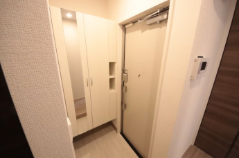 明るい玄関です