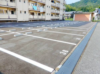 【駐車場】