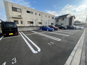 【駐車場】
