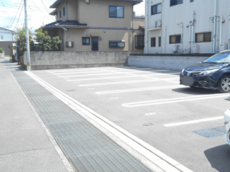 【駐車場】