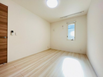 【寝室】